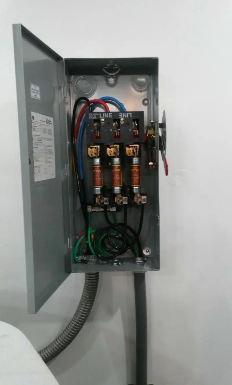 Three-phase disconnect switch installed for Smoke Detector Installation in Mandeville